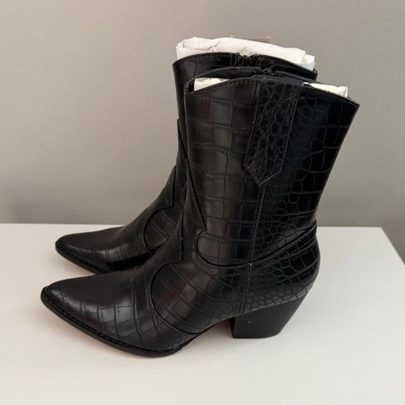 Coconuts by Matisse Black Bambi Western 6M Booties Brand New - Picture 5 of 11
